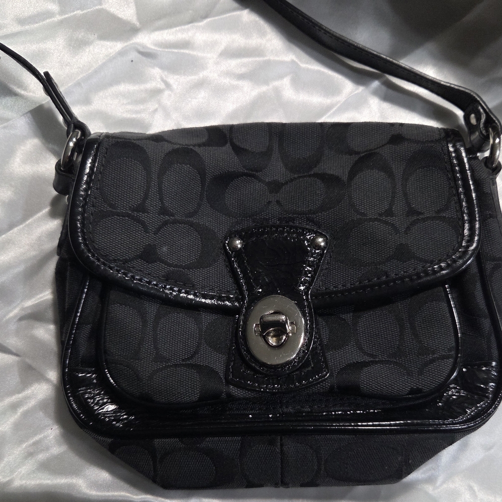 Coach Signature 5 Piece Collection - Picture 8 of 13